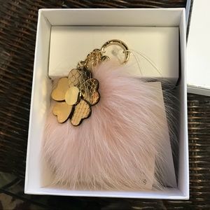 💕💯Michael Kors Soft Pink LG Pom Pom w Flower 🌸